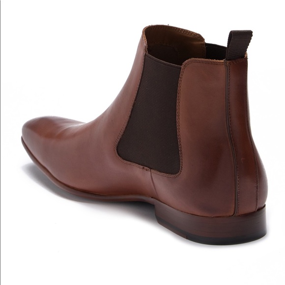 isla slim ankle bootie